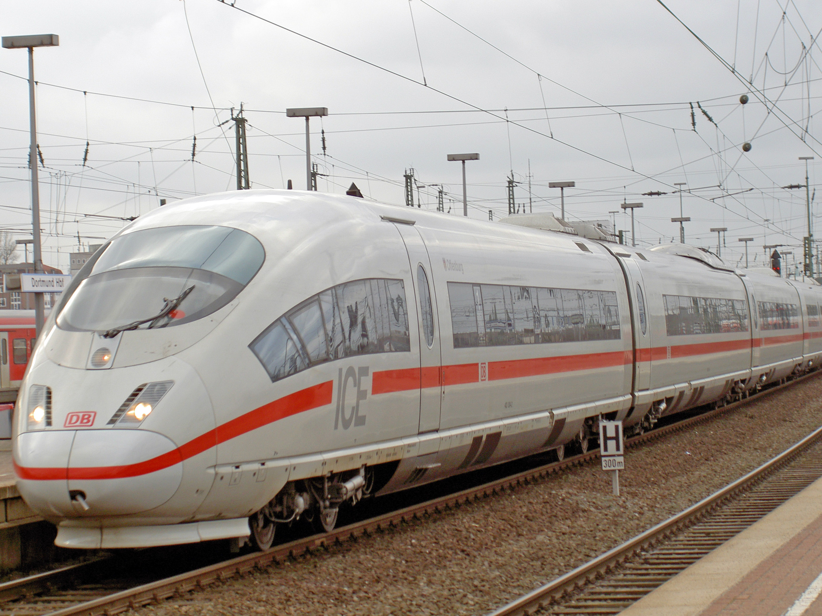 تشغيل خط القطار الكهربائي " السلام – العاشر – العاصمة الإدارية" أكتوبر المقبل